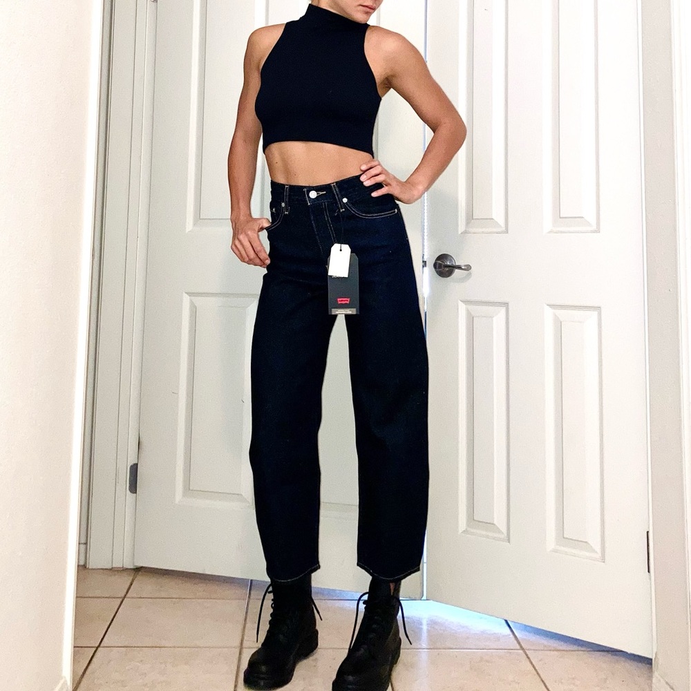 Levi’s Balloon Leg Jeans Dark Wash Aritzia